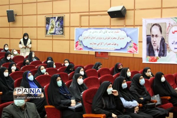 نشست صمیمی با رییس کمیسیون برنامه و بودجه مجلس به مناسبت ۱۳ آبان  در محمودآباد