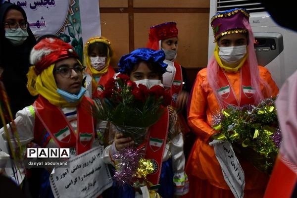 نشست صمیمی با رییس کمیسیون برنامه و بودجه مجلس به مناسبت ۱۳ آبان  در محمودآباد