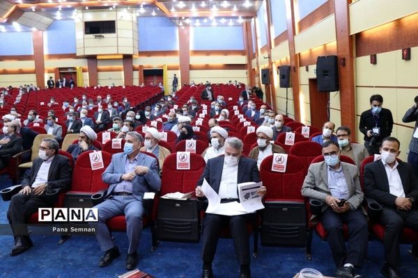 دیدار رئیس جمهور با نخبگان، علما و جمعی از اقشار مختلف مردم سمنان