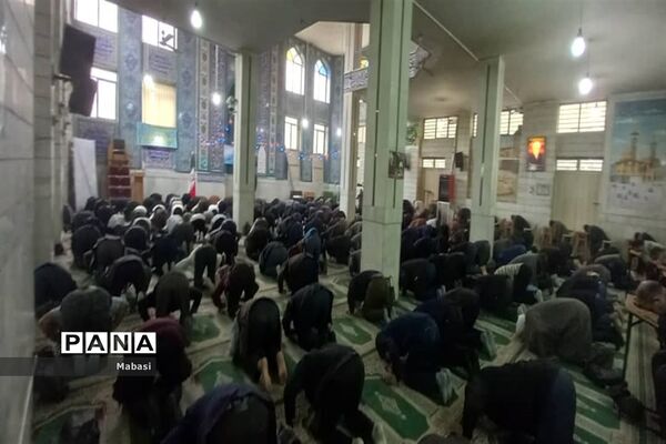 حضور دانش‌آموزان اداره آموزش و پرورش  ناحیه۶ در نمازجمعه خوراسگان