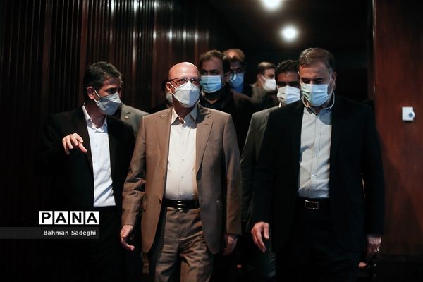 ششمین همایش ملی تجلیل از رتبه های کنکور زیر 100 شاهد و ایثارگر