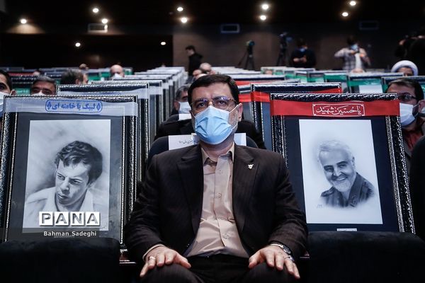 ششمین همایش ملی تجلیل از رتبه های کنکور زیر 100 شاهد و ایثارگر