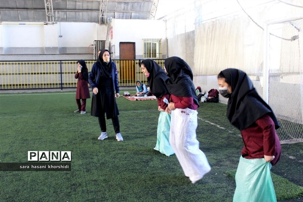 گرامیداشت هفته ملی مازندران به همت دانش‌آموزان دبیرستان مائده گلوگاه
