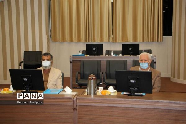 نشست مدیرکل مدارس غیر انتفاعی وزارت آموزش و پرورش در فارس