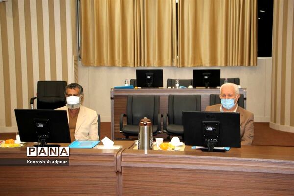 نشست مدیرکل مدارس غیر انتفاعی وزارت آموزش و پرورش در فارس