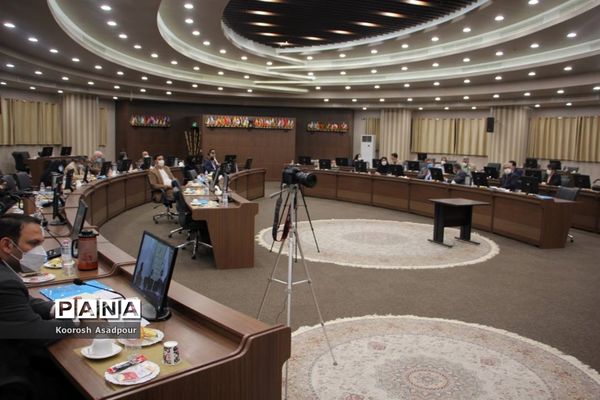 نشست مدیرکل مدارس غیر انتفاعی وزارت آموزش و پرورش در فارس