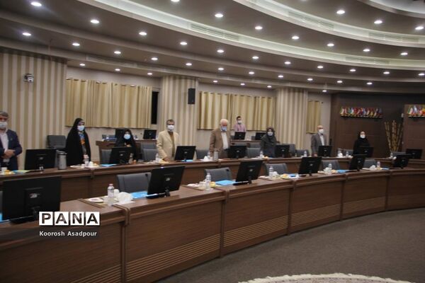 نشست مدیرکل مدارس غیر انتفاعی وزارت آموزش و پرورش در فارس