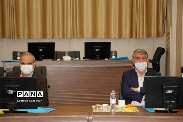 نشست مدیرکل مدارس غیر انتفاعی وزارت آموزش و پرورش در فارس