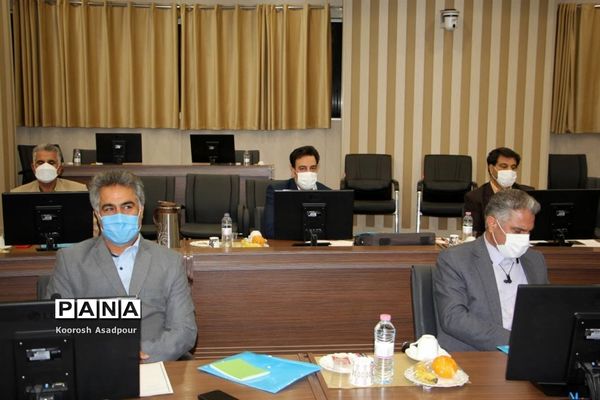 نشست مدیرکل مدارس غیر انتفاعی وزارت آموزش و پرورش در فارس