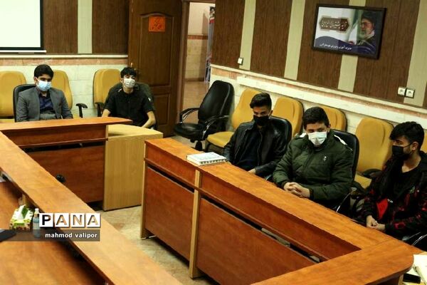 نشست خبرنگاران پانا با معاون پرورشی آموزش و پرورش شهرستان البرز
