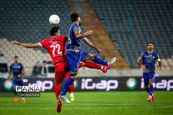 دیدار تیم‌های پرسپولیس  و گل‌گهر سیرجان