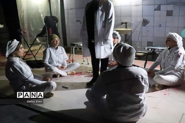 نمایش کت واک در تئاتر شهر تبریز