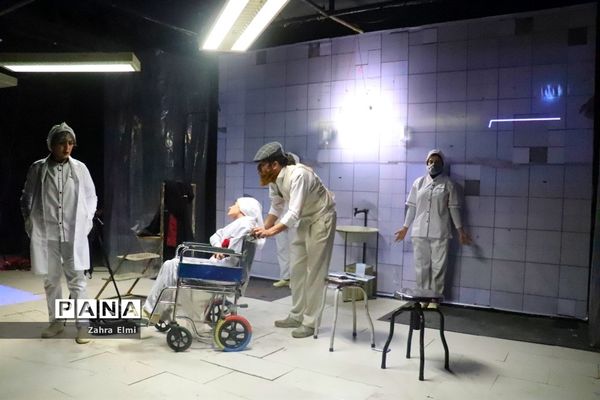 نمایش کت واک در تئاتر شهر تبریز