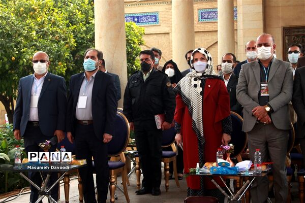 آیین گشایش دومین جشنواره معلمان هنرمند در آرامگاه حافظ شیرازی
