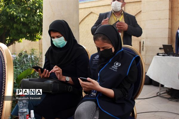 آیین گشایش دومین جشنواره معلمان هنرمند در آرامگاه حافظ شیرازی