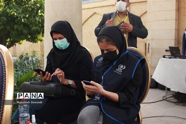 آیین گشایش دومین جشنواره معلمان هنرمند در آرامگاه حافظ شیرازی