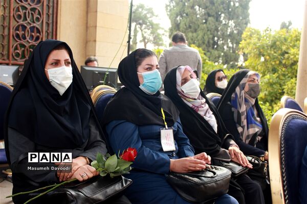 آیین گشایش دومین جشنواره معلمان هنرمند در آرامگاه حافظ شیرازی
