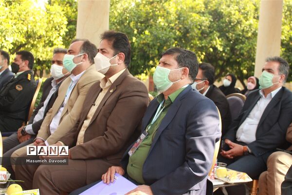 آیین گشایش دومین جشنواره معلمان هنرمند در آرامگاه حافظ شیرازی