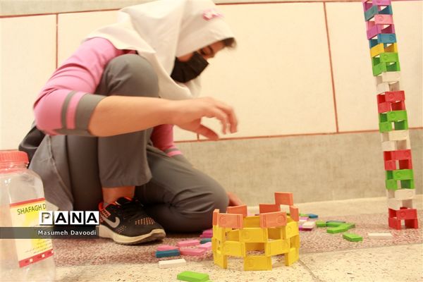 بازدید رئیس سازمان دانش‌آموزی فارس از روند برگزاری مسابقات المپیاد رویش در مدارس ناحیه 2 شیراز