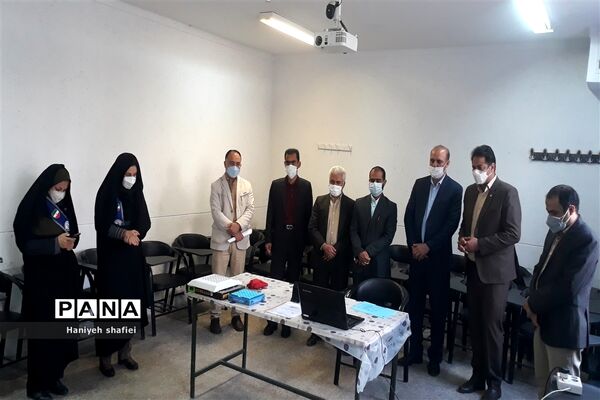 برگزاری مسابقات بازی‌های فکری سرگرمی رویش به صورت آنلاین در  در دبیرستان شهید صالحی شیراز