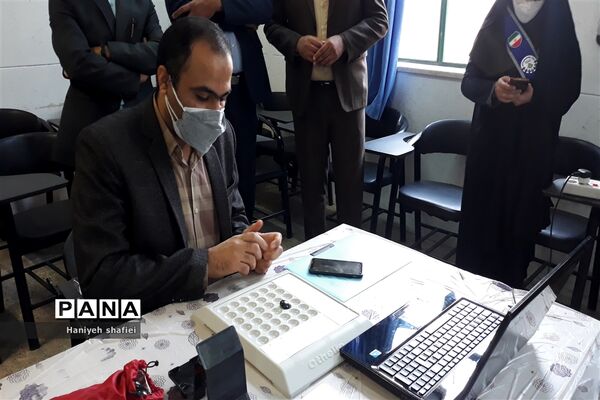 برگزاری مسابقات بازی‌های فکری سرگرمی رویش به صورت آنلاین در  در دبیرستان شهید صالحی شیراز