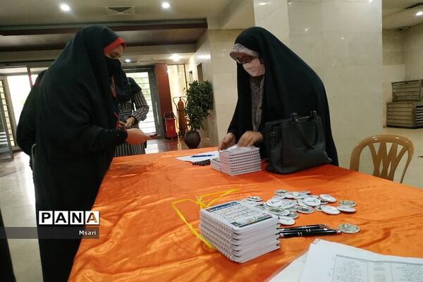همایش پیشگامان گام دوم انقلاب در شهرستان شاهین شهر