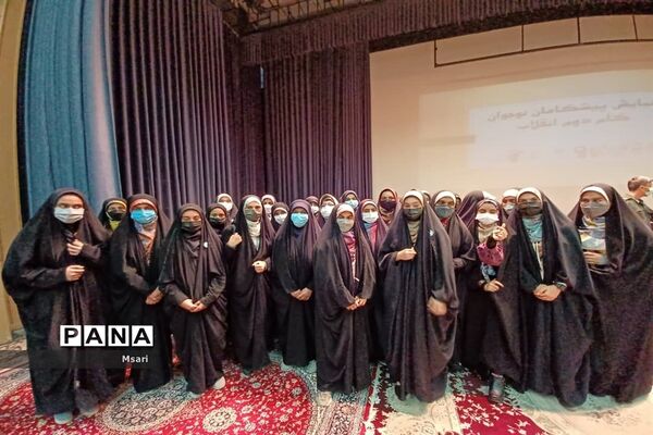 همایش پیشگامان گام دوم انقلاب در شهرستان شاهین شهر