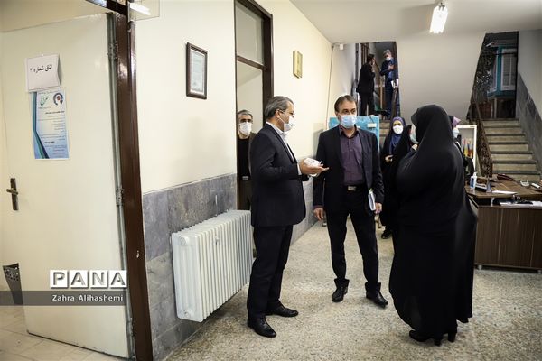 بازدید نقوی از مرکز مشاوره و دارالقرآن منطقه 18 تهران