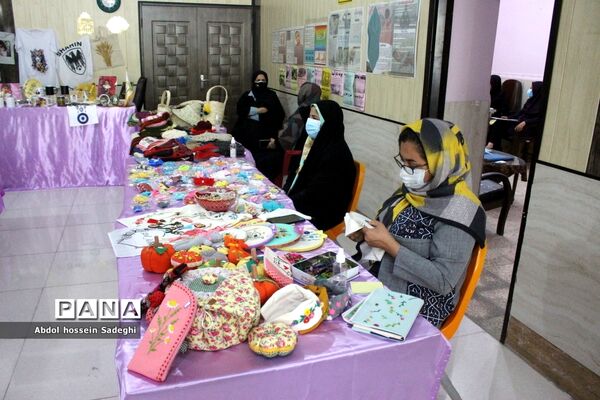 نمایشگاه و فروشگاه صنایع دستی در کانون فرهنگی تربیتی کوثر بوشهر
