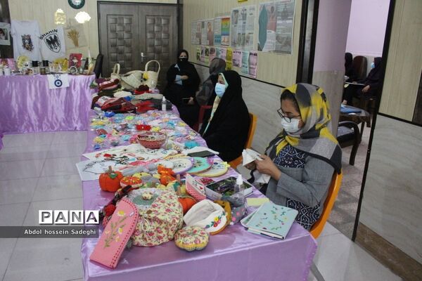 نمایشگاه و فروشگاه صنایع دستی در کانون فرهنگی تربیتی کوثر بوشهر