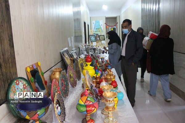 نمایشگاه و فروشگاه صنایع دستی در کانون فرهنگی تربیتی کوثر بوشهر
