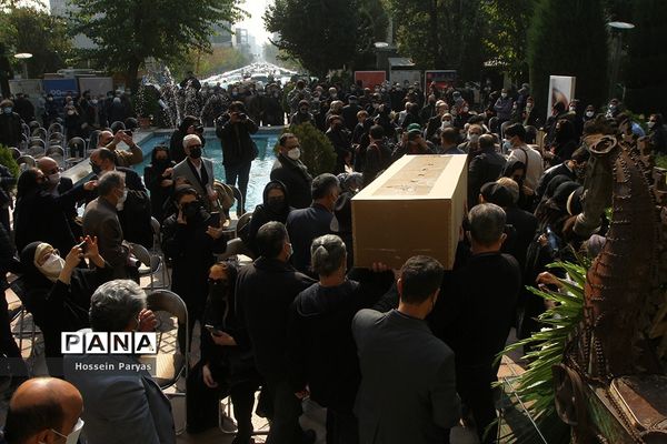 مراسم بدرقه پیکر زنده‌یاد کامبیز درم‌بخش