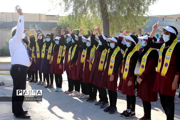 بازدید مدیر سازمان دانش‌آموزی استان فارس از فعالیت های تشکیلاتی پیشتازان مدرسه سمیه در حاجی آباد  زرین دشت