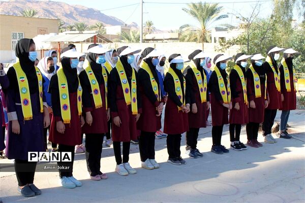 بازدید مدیر سازمان دانش‌آموزی استان فارس از فعالیت های تشکیلاتی پیشتازان مدرسه سمیه در حاجی آباد  زرین دشت