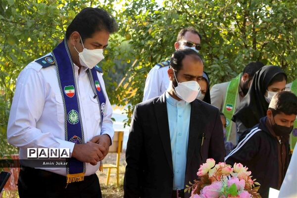 بازدید مدیر سازمان دانش‌آموزی استان فارس از فعالیت های تشکیلاتی پیشتازان مدرسه سمیه در حاجی آباد  زرین دشت