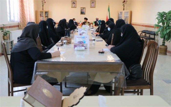 کار تربیتی با امر و نهی امکان‌پذیر نیست