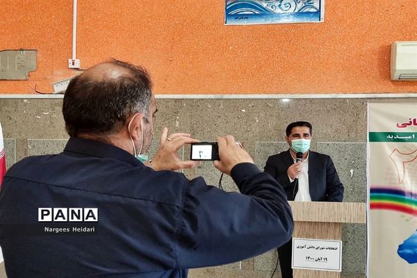 برگزاری نمادین بیست و چهارمین دوره انتخابات شورای دانش‌آموزی شهرستان امیدیه