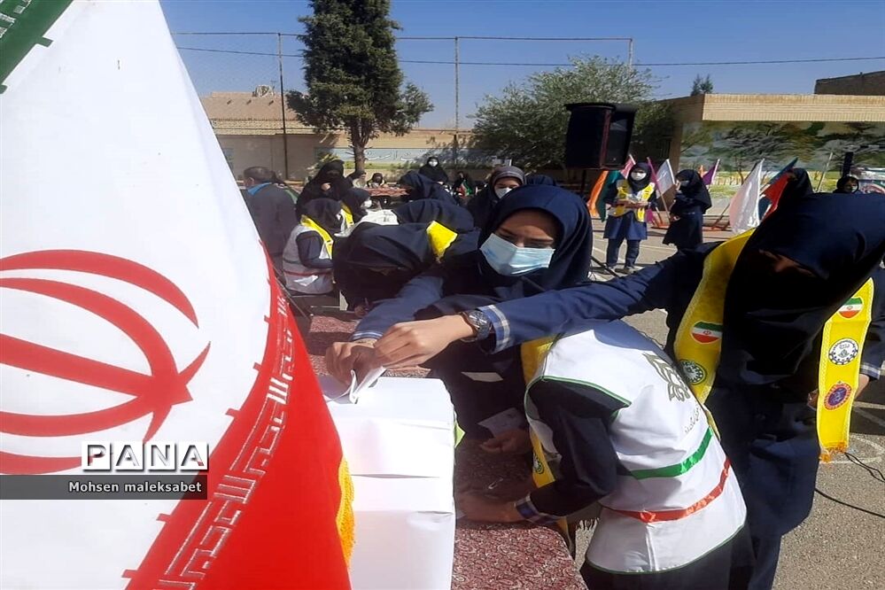 انتخابات شوراهای دانش‌آموزی در دبیرستان فاطمه الزهرا یزد