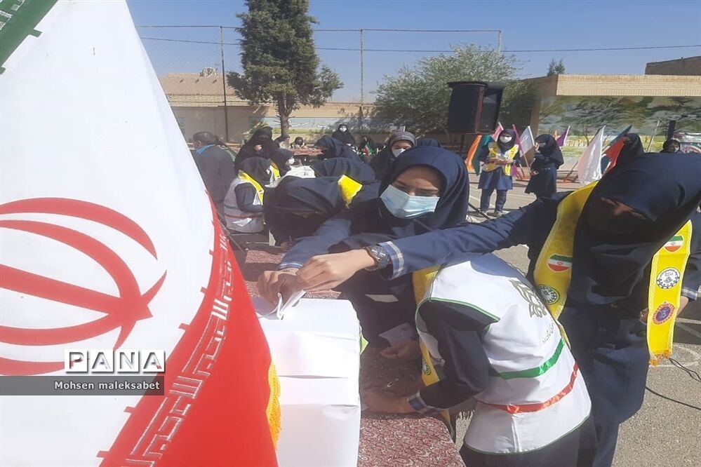 انتخابات شوراهای دانش‌آموزی در دبیرستان فاطمه الزهرا یزد