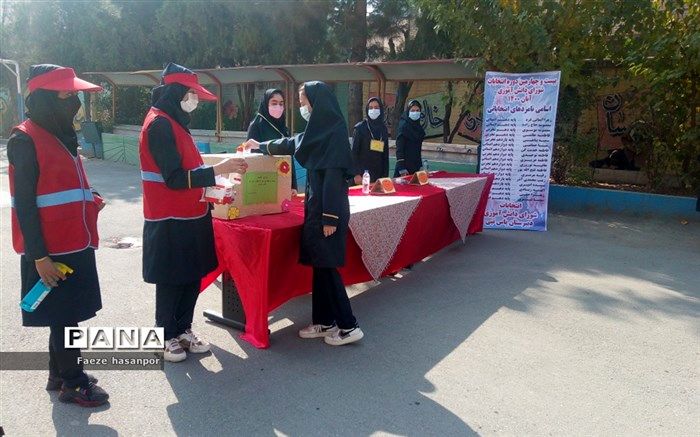 شورای دانش‌آموزی فرصتی برای تبادل اطلاعات و تجارب بین مسئولان و دانش‌آموزان است