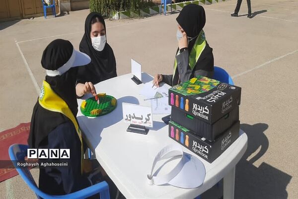 برگزاری مرحله آموزشگاهی المپیاد بازی‌های فکری سرگرمی رویش در شیراز