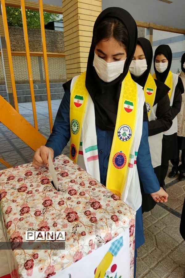 برگزاری انتخابات شوراهای دانش‌آموزی در استان همدان