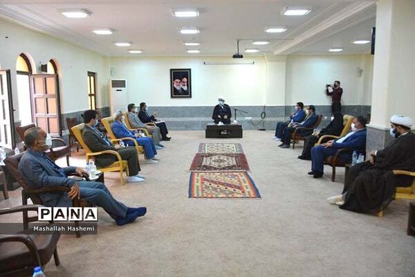 دیدار کارکنان معاونت پرورشی و فرهنگی اداره آموزش و پرورش استان بوشهر با آیت الله صفایی بوشهری