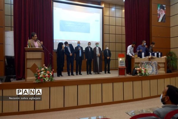 مراسم تقدیر از رتبه‌های برتر کنکور در رباط کریم