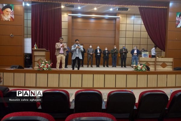 مراسم تقدیر از رتبه‌های برتر کنکور در رباط کریم