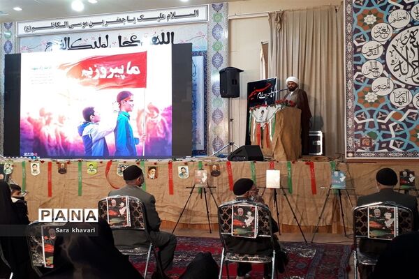 تجلیل از خانواده شهدای دانش‌آموز شهرستان پیشوا
