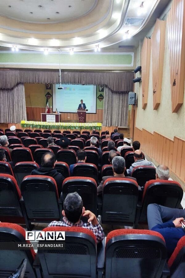 کارگاه توانمندسازی معاونان  پرورشی مدارس ناحیه یک قم