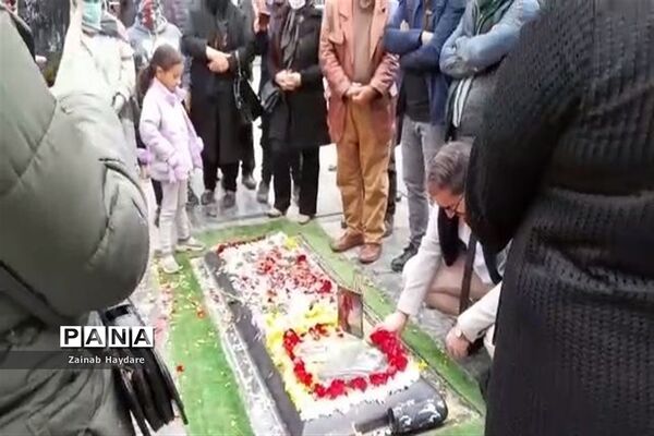هفتمین سالگرد فوت مرتضی پاشایی در بهشت زهرا تهران