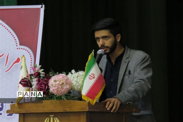 مراسم تجلیل از برترین های کنکور سراسری دبیرستان معلم شاهین دژ برگزار شد