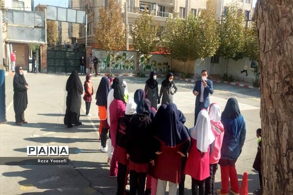 توزیع تجهیزات ورزشی و اقلام تربیت بدنی درمدارس شهریار
